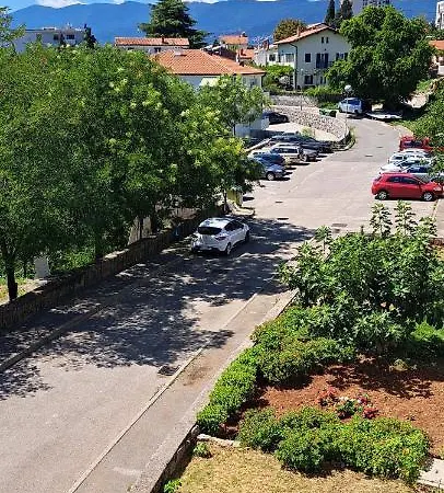 Apartment Apartman Saradora *
